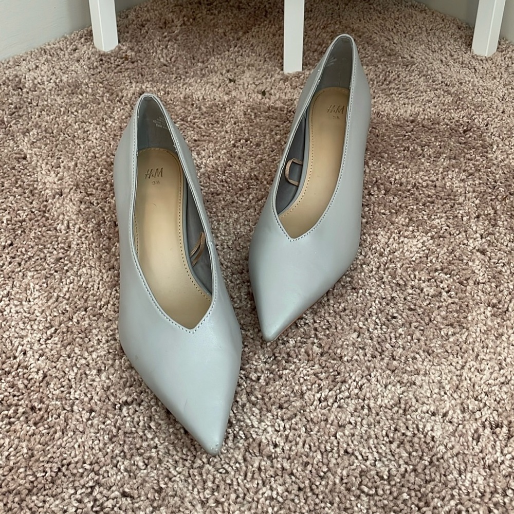 Gray pleather pointed kitten heels